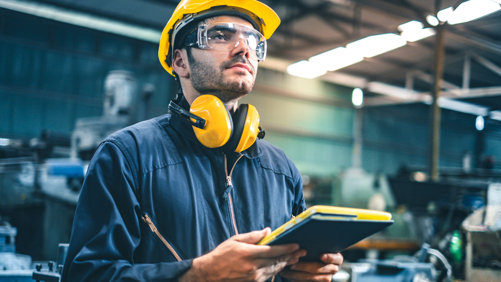 Tablet RTLS Man Industry Digitization Integrate